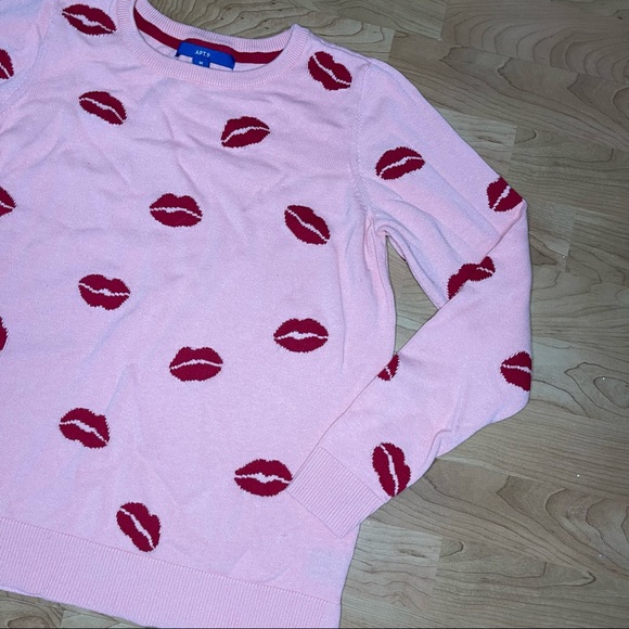 Apt 9 Women’s Baby Pink Red Lips Long Sleeve Pullover Sweater Size Medium - Picture 7 of 7